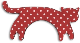 Leschi Katze Minina stehend groß Polka dot red / Midnight, Wärmekissen: Wärmespeicherdauer: ca. 45 Minuten. In Mikrowelle oder Ofen aufwärmbar. Maße: 39 x 17 cm. Obermaterial:  100% Baumwolle, Fleece (100% Polyester). Füllung: Bioweizen (100%)